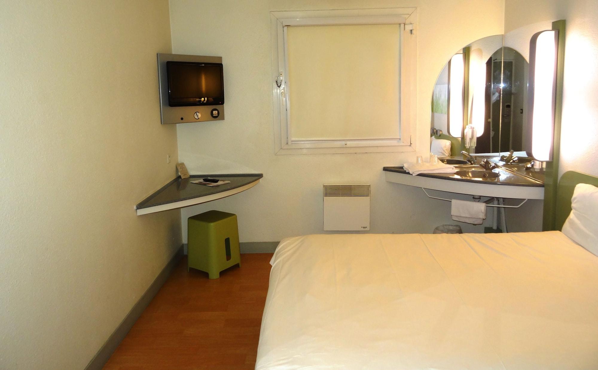 Ibis Budget Caen Centre Gare Exterior photo