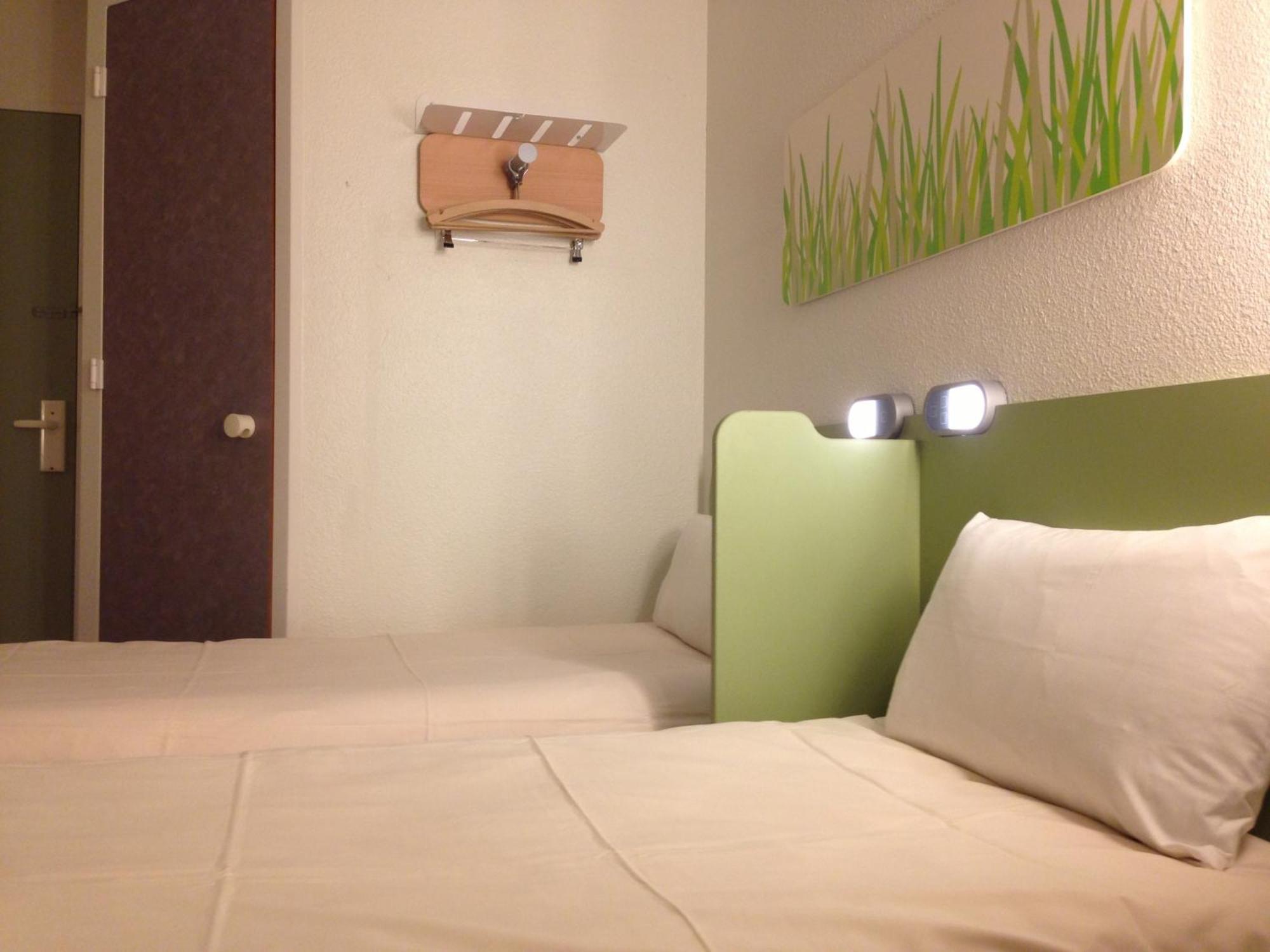 Ibis Budget Caen Centre Gare Exterior photo