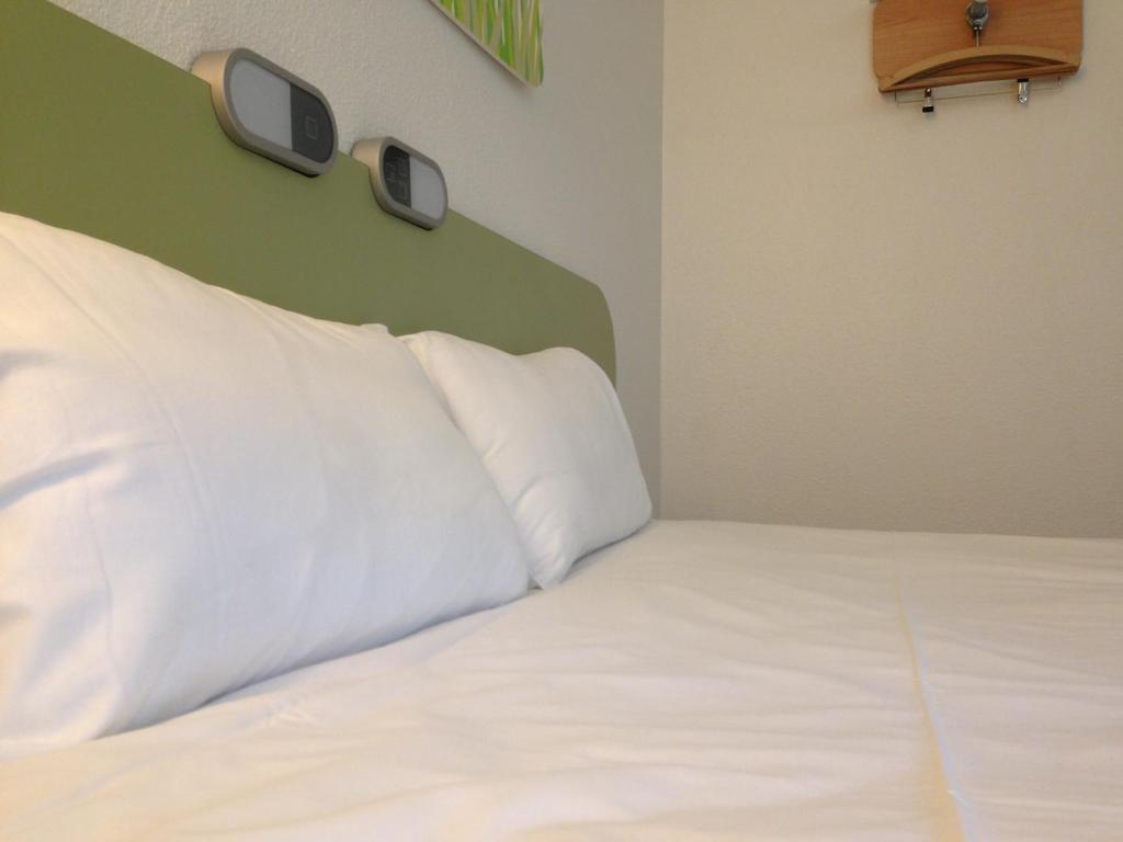 Ibis Budget Caen Centre Gare Room photo